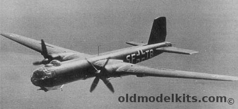 RCM 1/32 Heinkel He-177 Greif plastic model kit